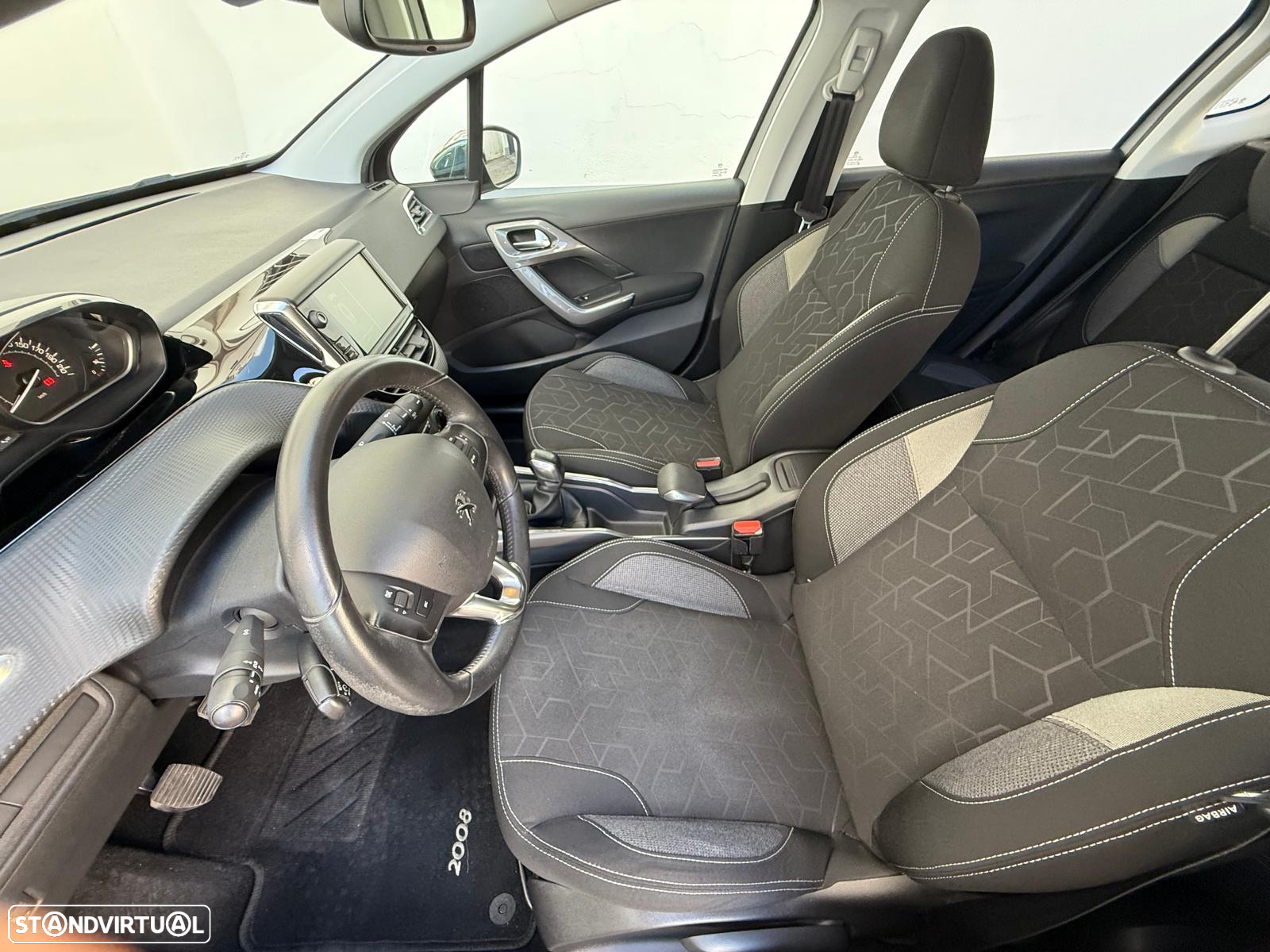Peugeot 2008 1.2 PureTech Style - 5