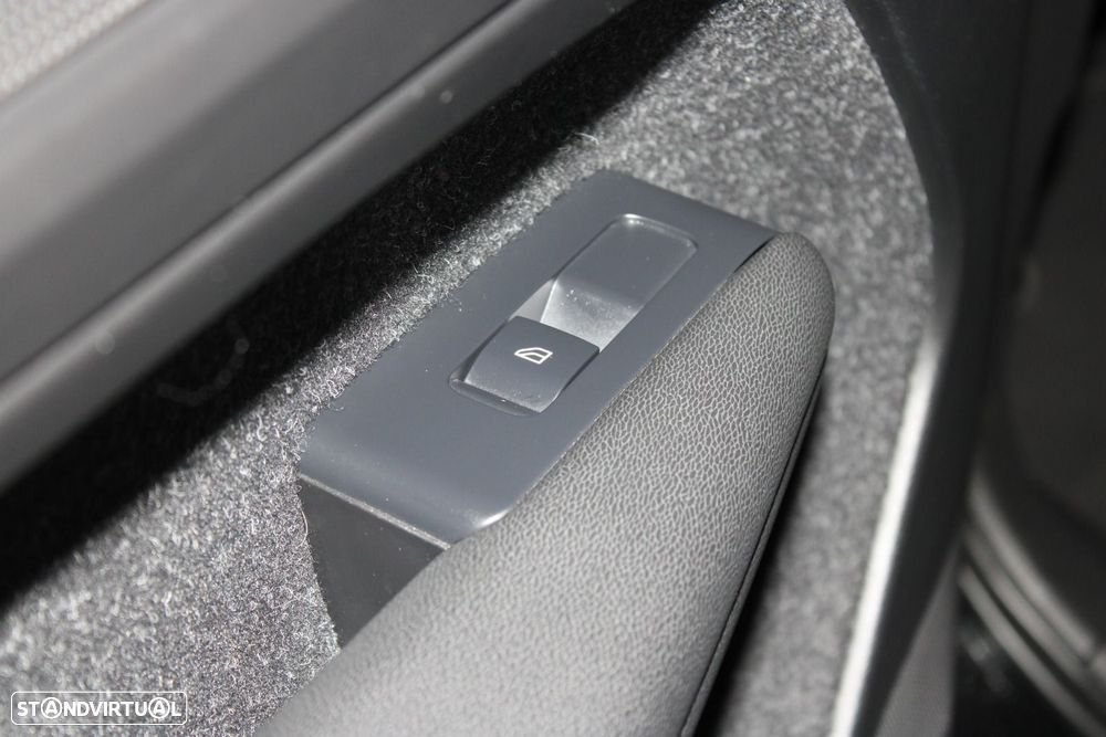 Volvo XC 40 2.0 D3 - 24