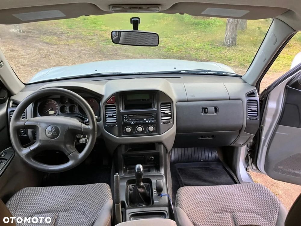 Mitsubishi PAJERO - 15