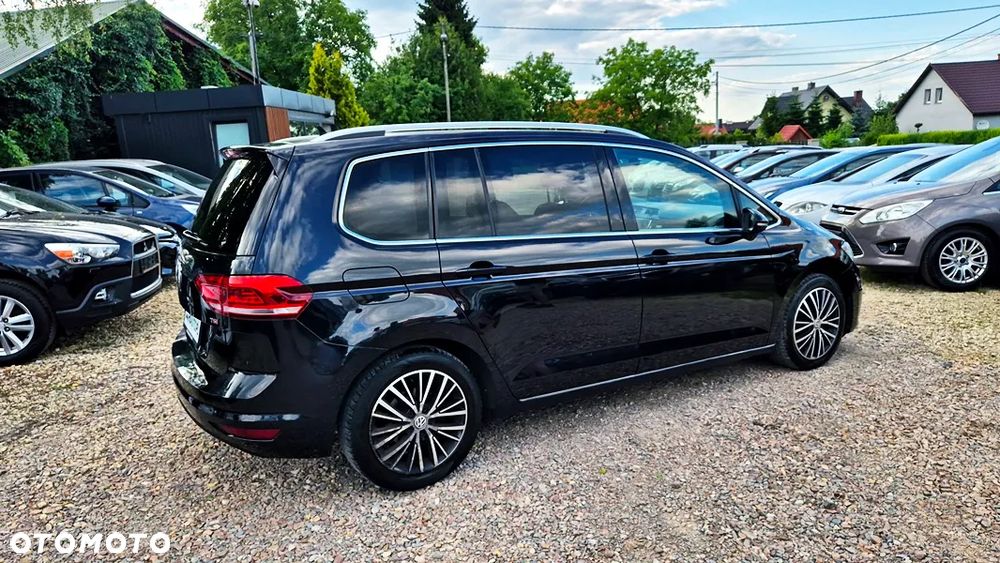 Volkswagen Touran - 10