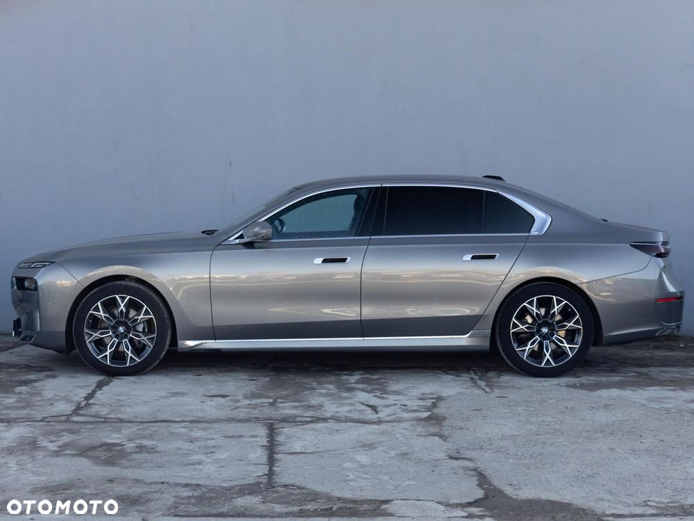 BMW Seria 7 - 8