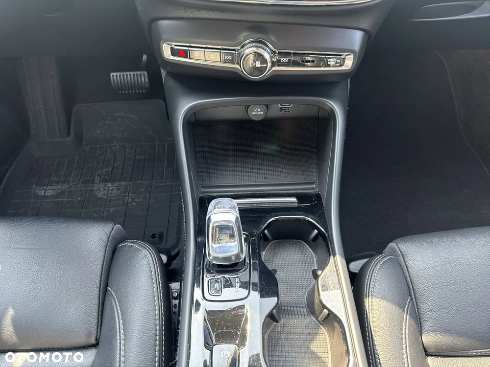 Volvo XC 40 T3 Inscription - 24