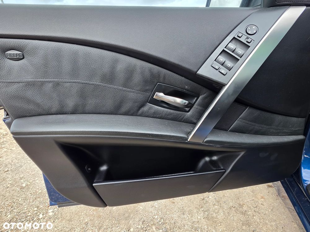 BMW Seria 5 545i - 11