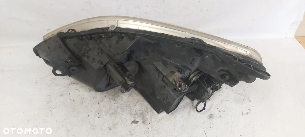 .  PRZOD PRZEDNIA LAMPA PRAWA OPEL ZAFIRA B - 3