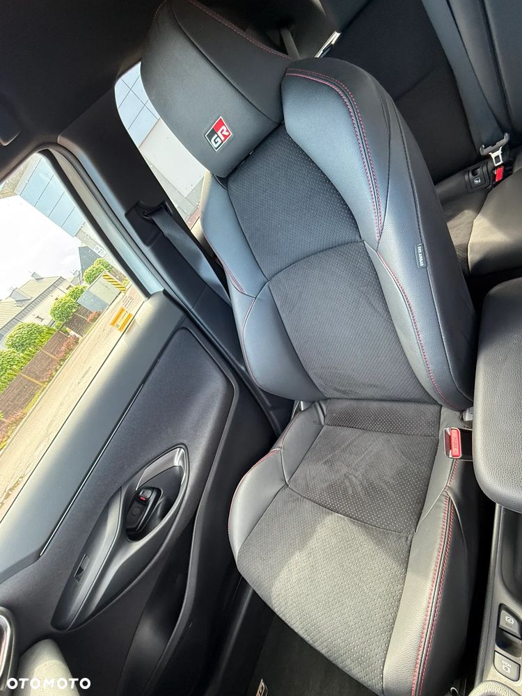 Toyota Yaris Cross Hybrid 1.5 GR Sport - 13