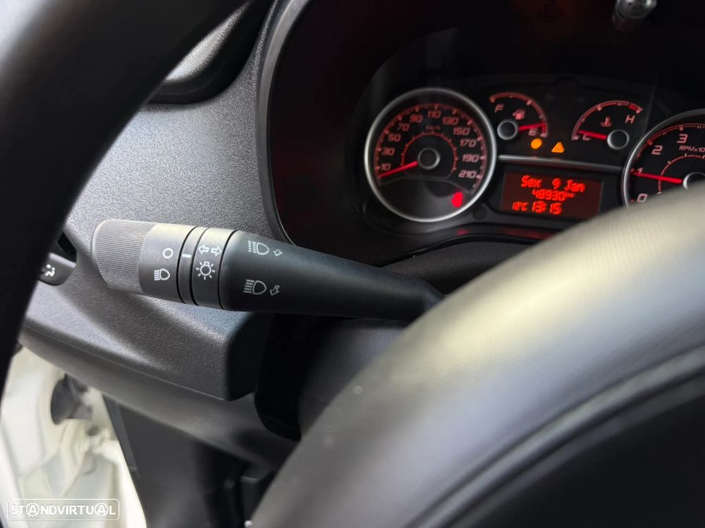 Fiat DOBLO CARGO 1.3 M-JET 95 CV - 3 LUGARES - IVA DEDUTIVÉL - 25