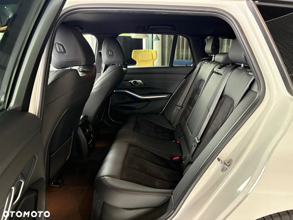 BMW Seria 3 330i xDrive M Sport sport - 25