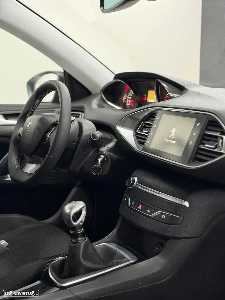 Peugeot 308 SW 1.6 BlueHDi Style - 29