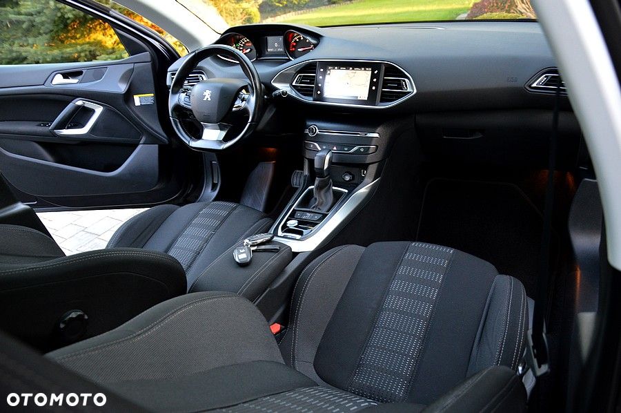 Peugeot 308 BlueHDi 150 EAT6 Stop & Start Business-Line - 26