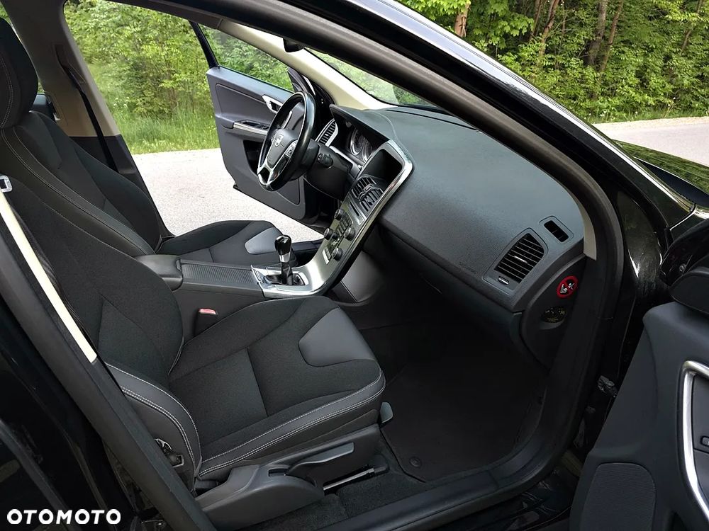 Volvo XC 60 DRIVe Momentum - 24