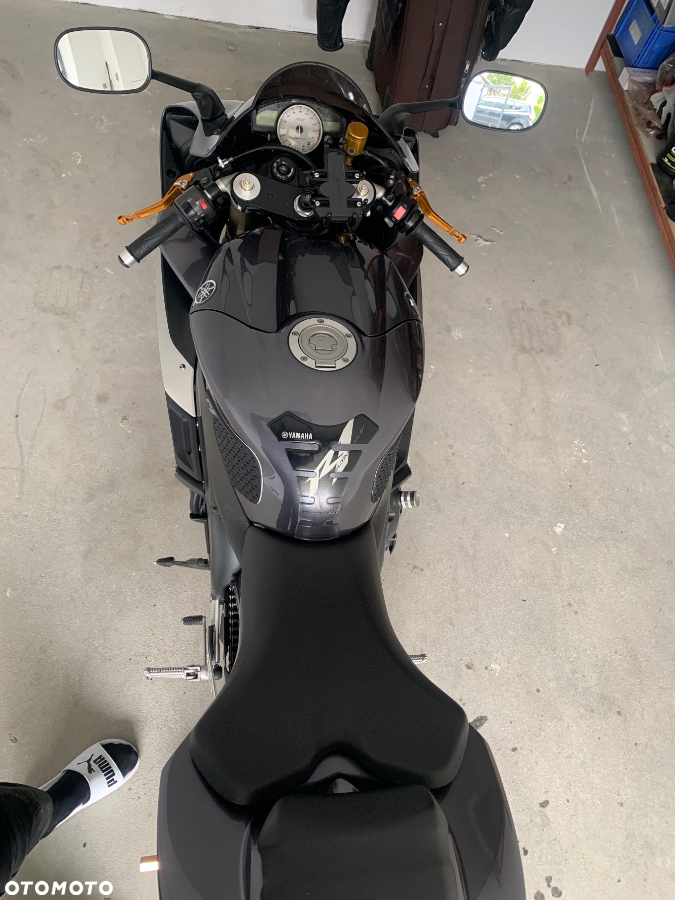 Yamaha R1 - 13