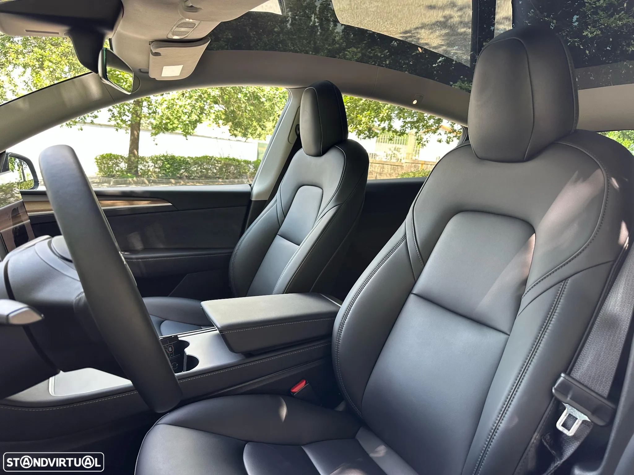 Tesla Model Y Long Range Dual Motor AWD - 9