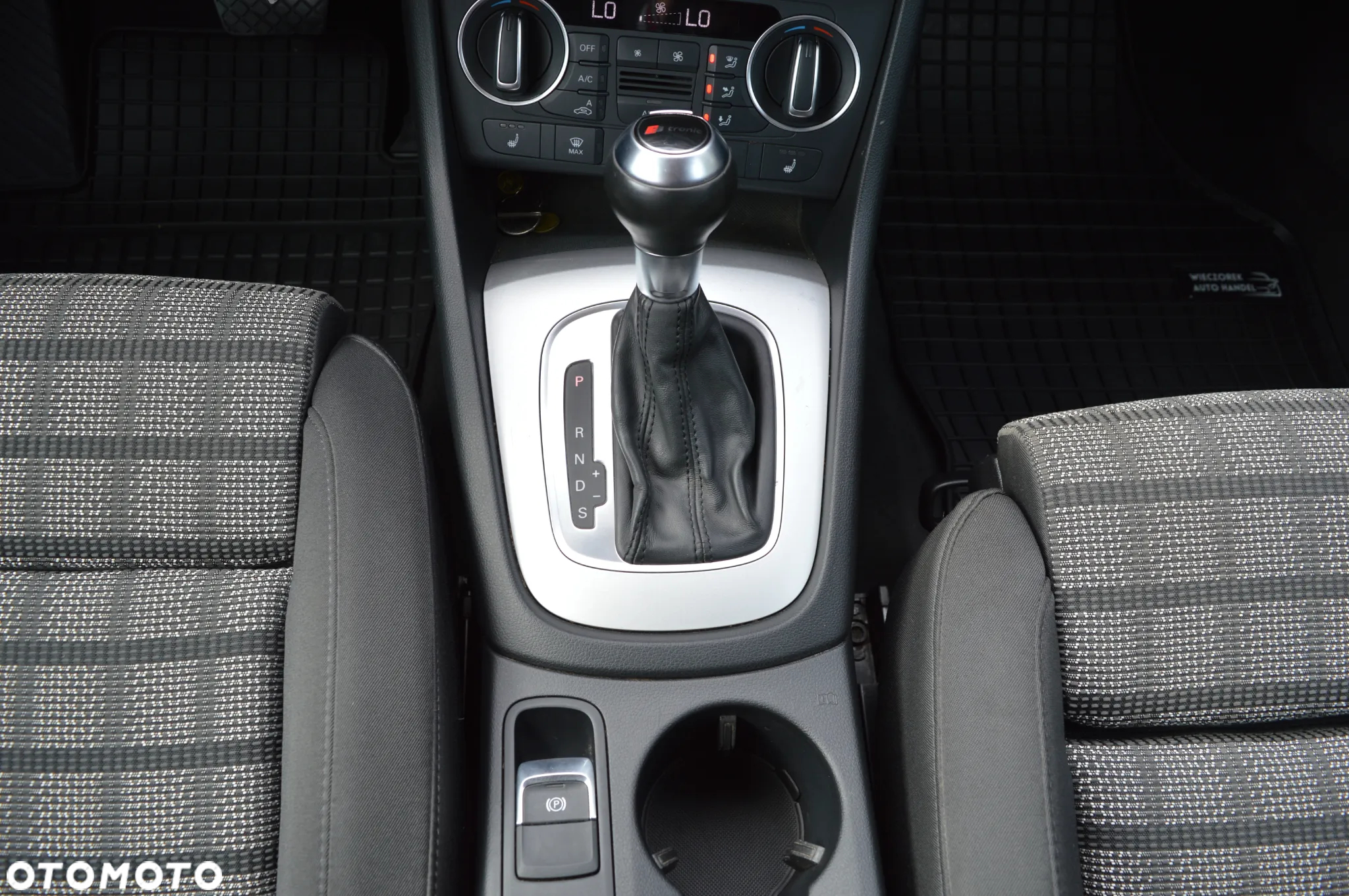 Audi Q3 2.0 TDI quattro S tronic design - 17