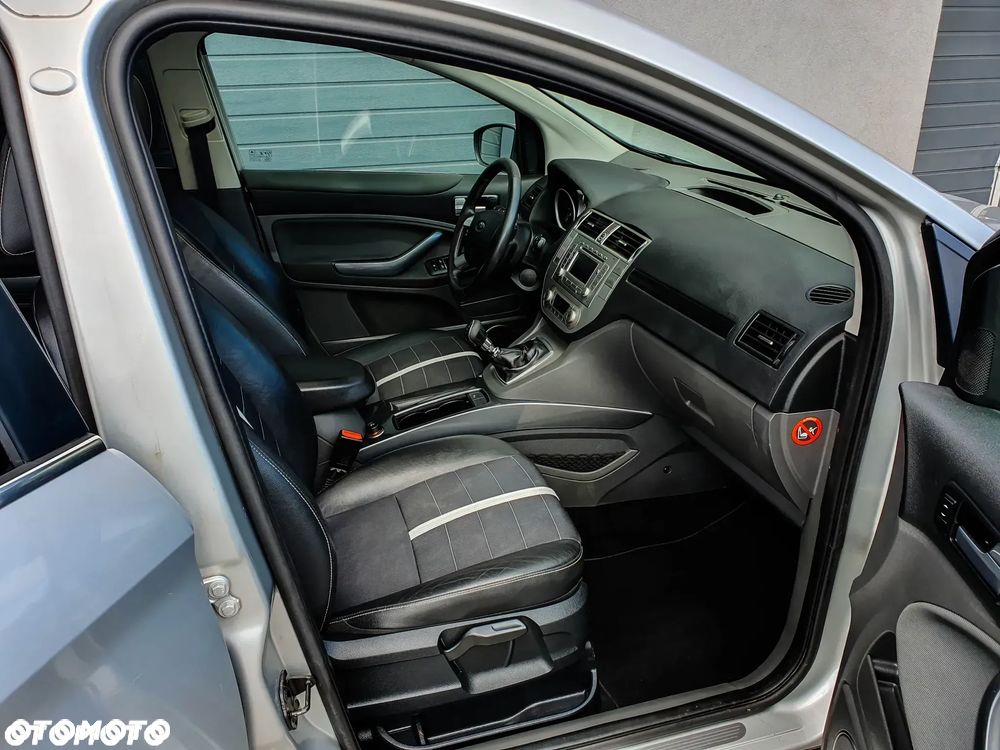 Ford Kuga - 31