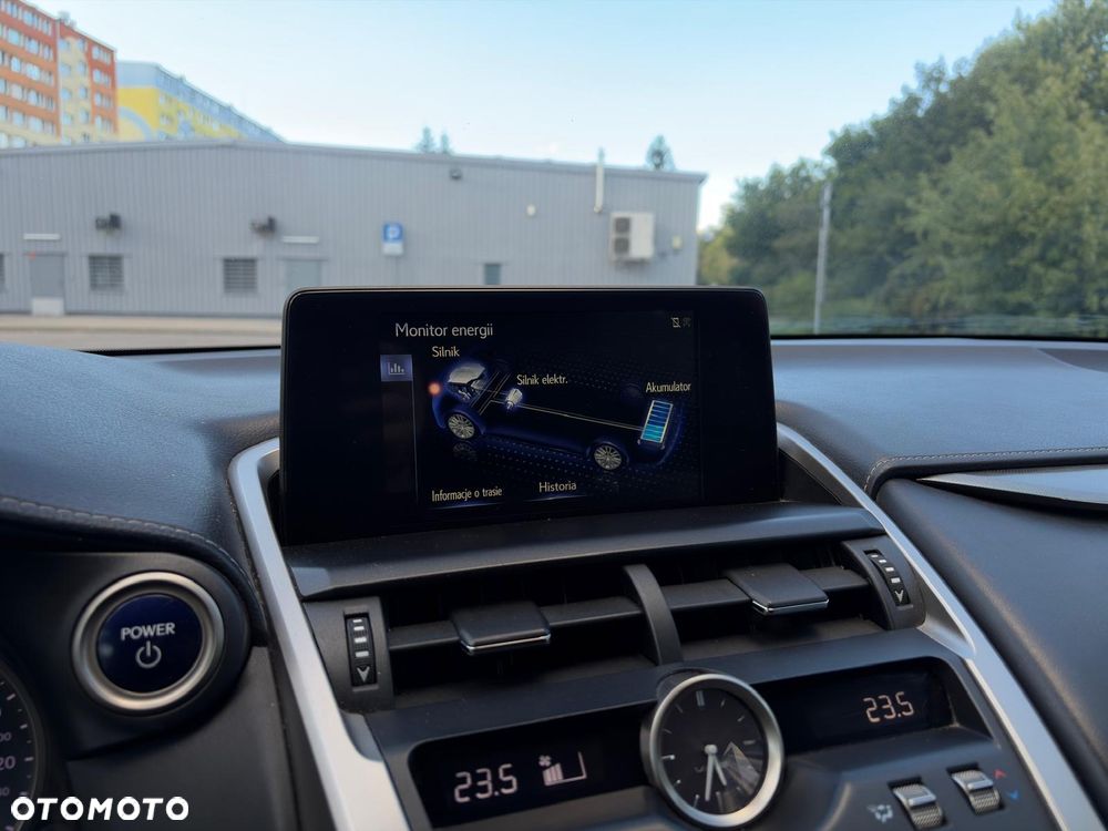 Lexus NX 300h Style Edition - 22