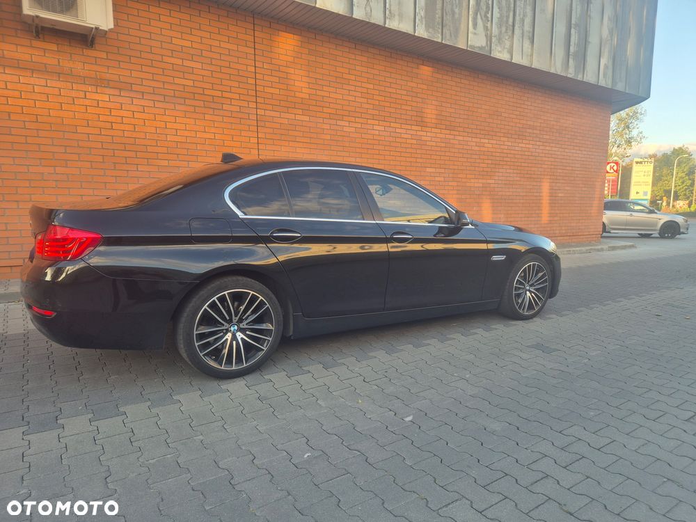 BMW Seria 5 520d xDrive - 18