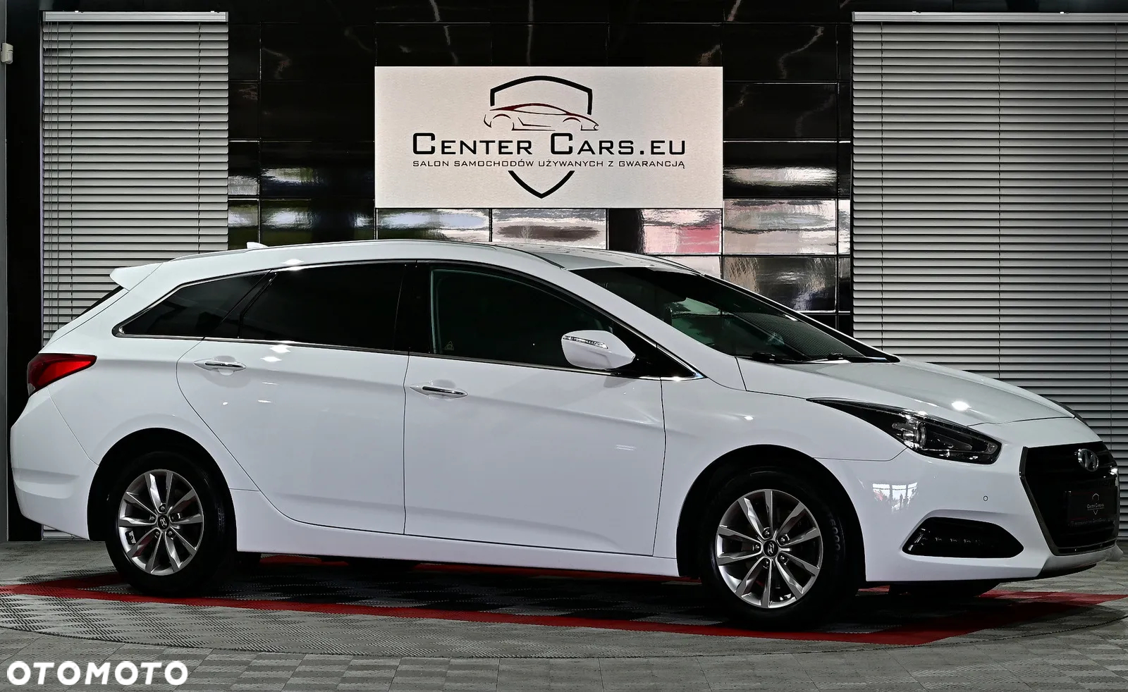 Hyundai i40 Kombi blue 1.6 Trend - 15