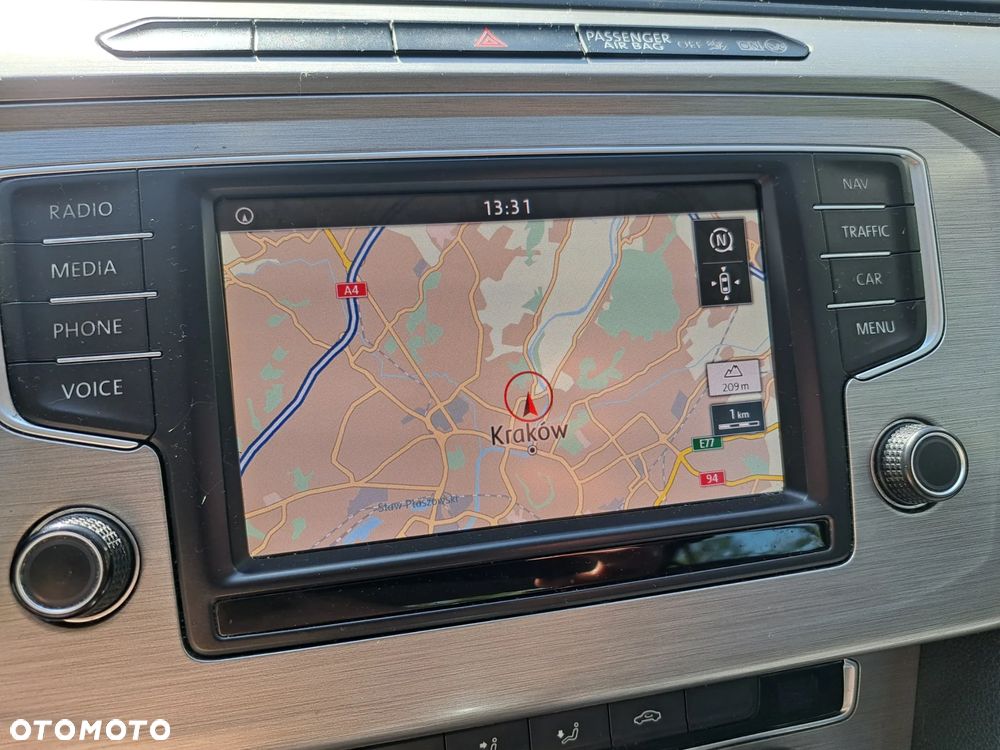 Volkswagen Passat - 9