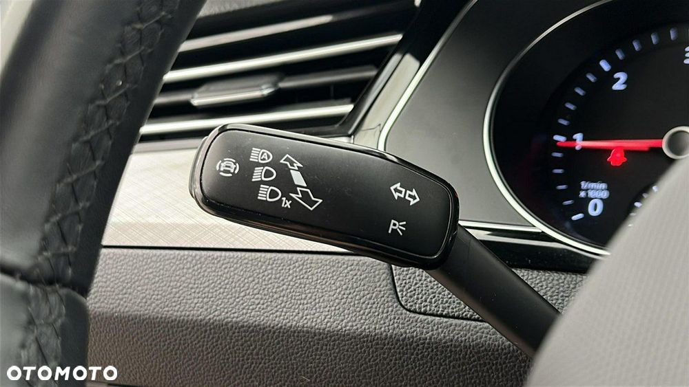 Volkswagen Passat - 26
