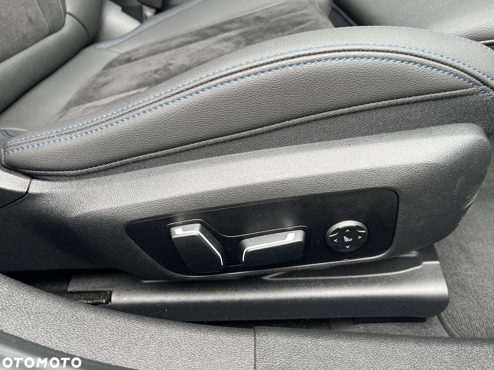 BMW Seria 3 330e M Sport sport - 22
