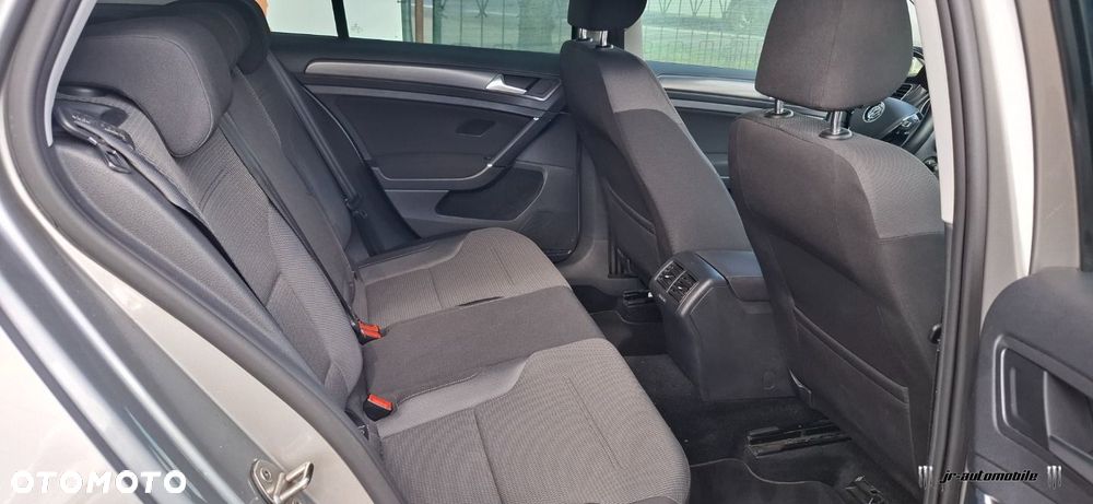 Volkswagen Golf - 9
