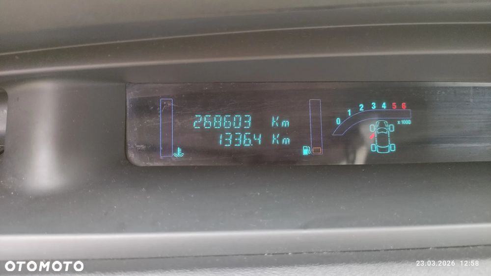 Renault Grand Scenic - 8