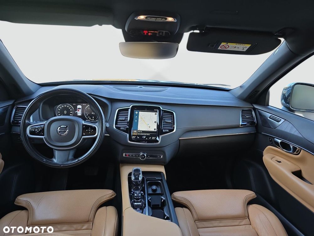 Volvo XC 90 - 21