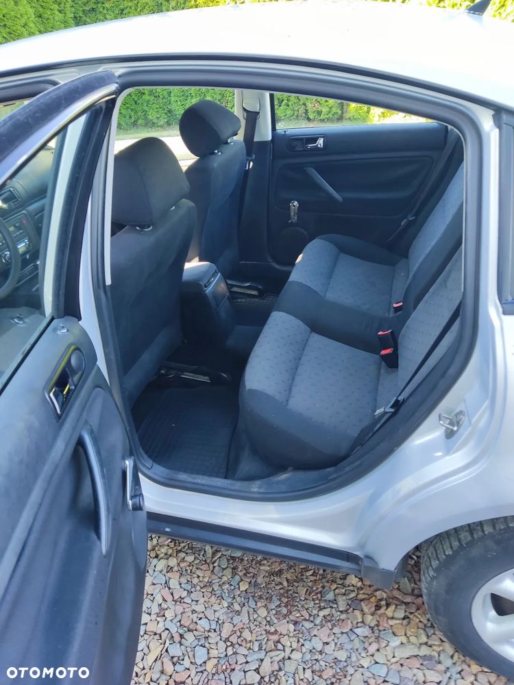 Volkswagen Passat 1.8 - 7