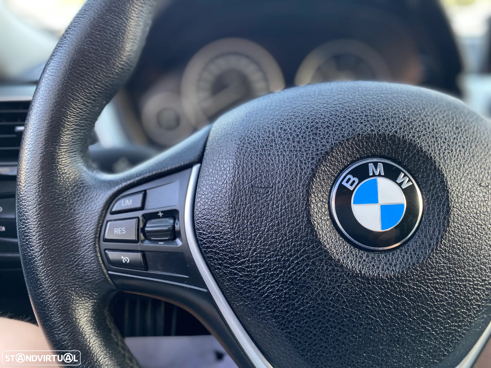 BMW 320 d Touring xDrive Pack M Auto - 32