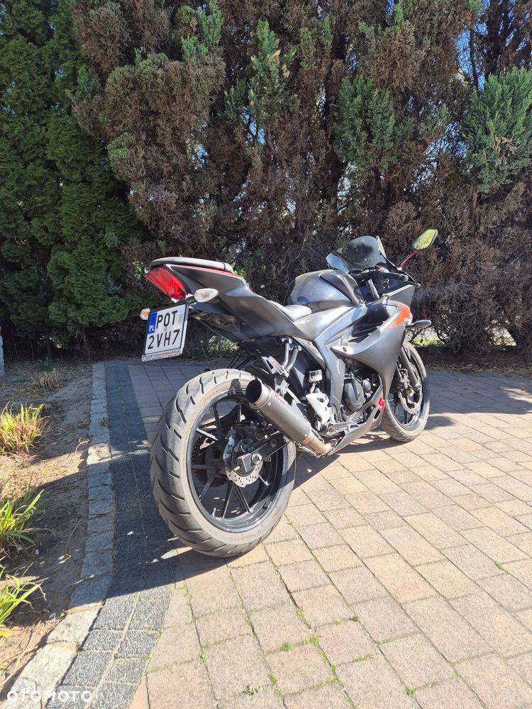 Suzuki GSX - 35