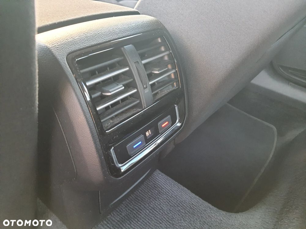 Volkswagen Passat 2.0 TDI SCR DSG Comfortline - 17