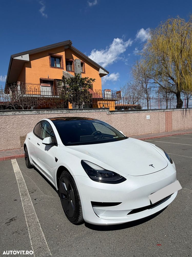 Tesla Model 3 - 2