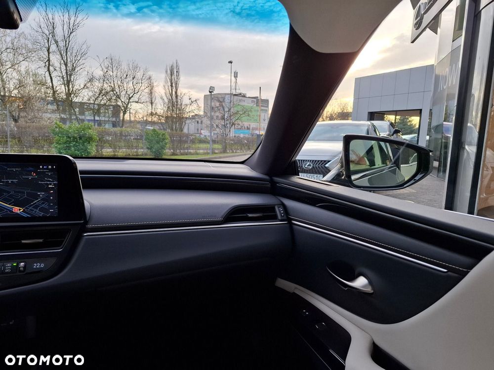 Lexus ES 300h Business Edition - 24