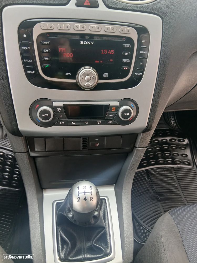 Ford Focus 1.6 TDCi Ghia - 15