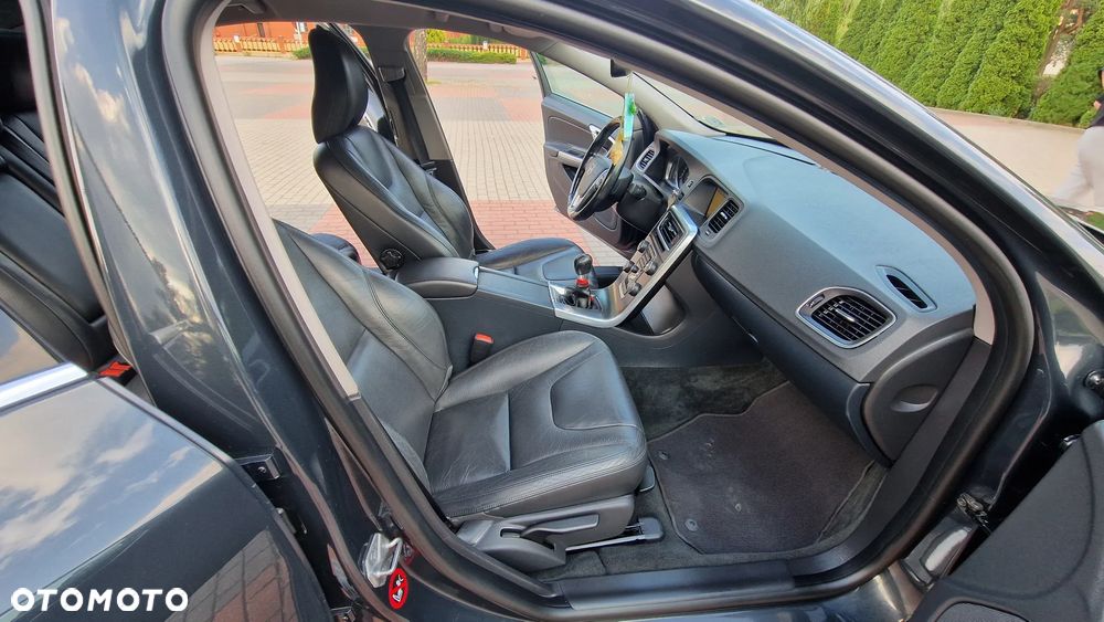 Volvo S60 D3 Momentum - 16