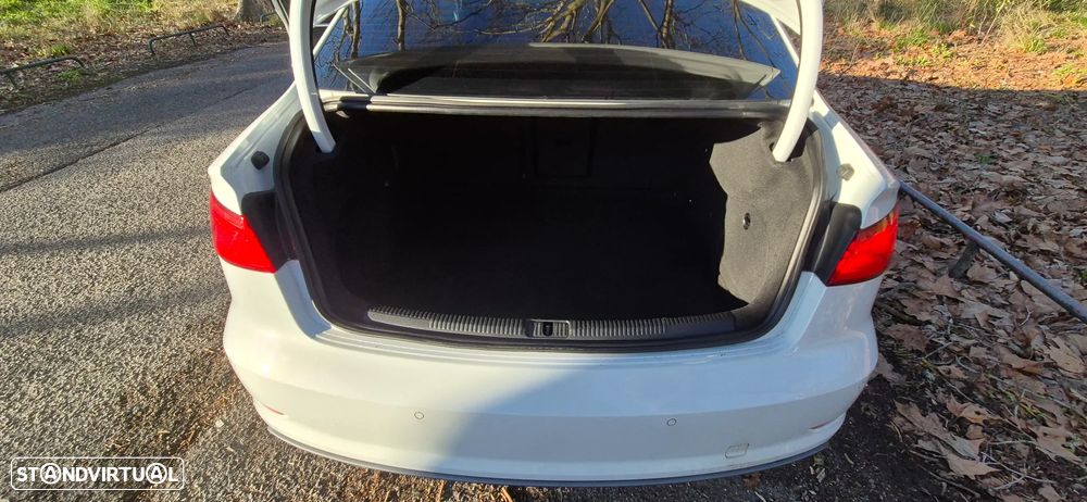 Audi A3 Limousine 1.6 TDI S-line - 18