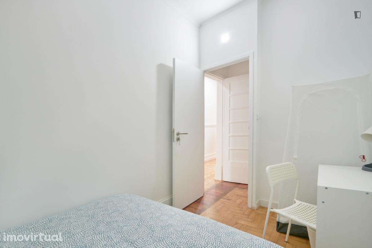 Quarto - localizado em Marquês de Pombal Lisbon - Grande imagem: 5/33