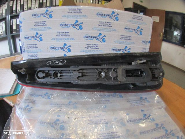 Farol Tras 3M5113A602AA FORD FOCUS C MAX 2004 2.0TDCI 135CV 5P CINZENTO  DRT ORIGINAL - 2