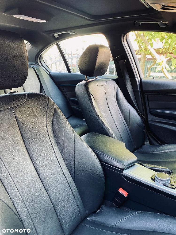 BMW Seria 3 328i Luxury Line - 21