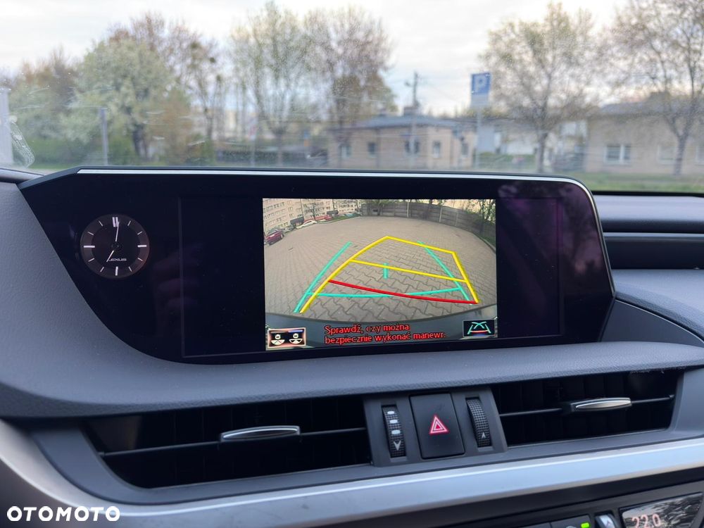 Lexus ES 300h Elegance - 30