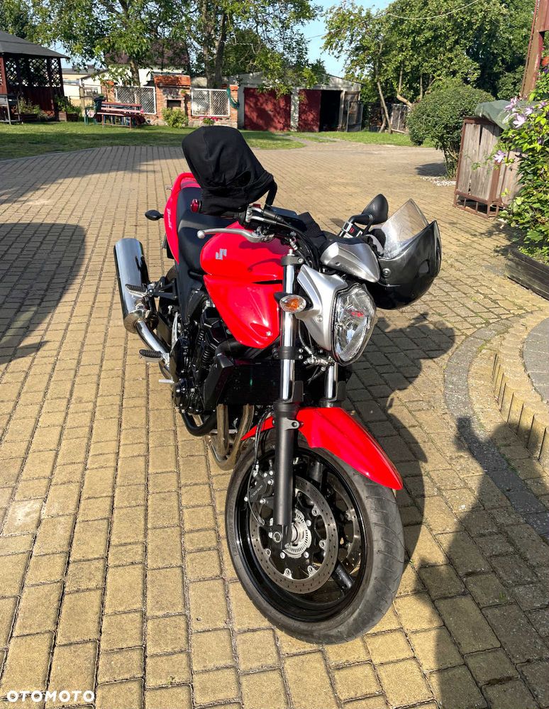 Suzuki GSR - 3