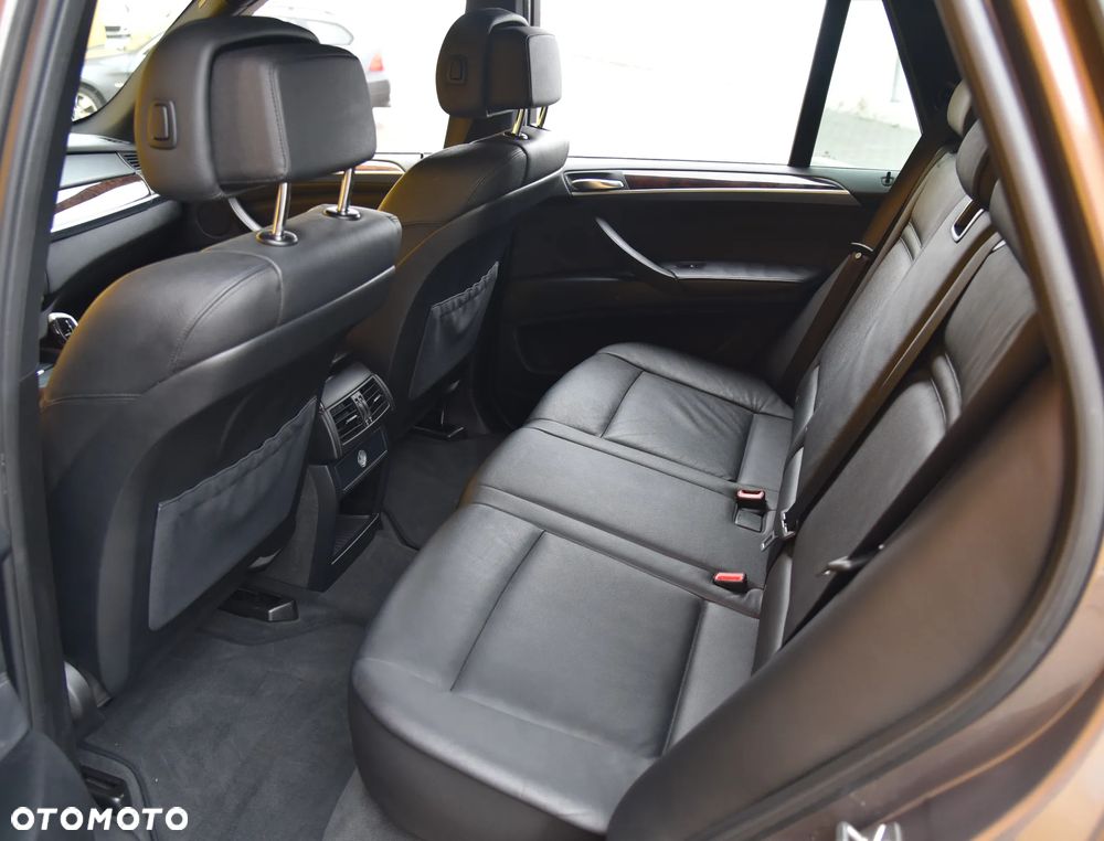 BMW X5 xDrive50i Edition Exclusive - 24