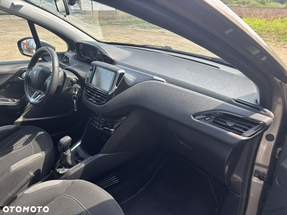 Peugeot 208 - 37