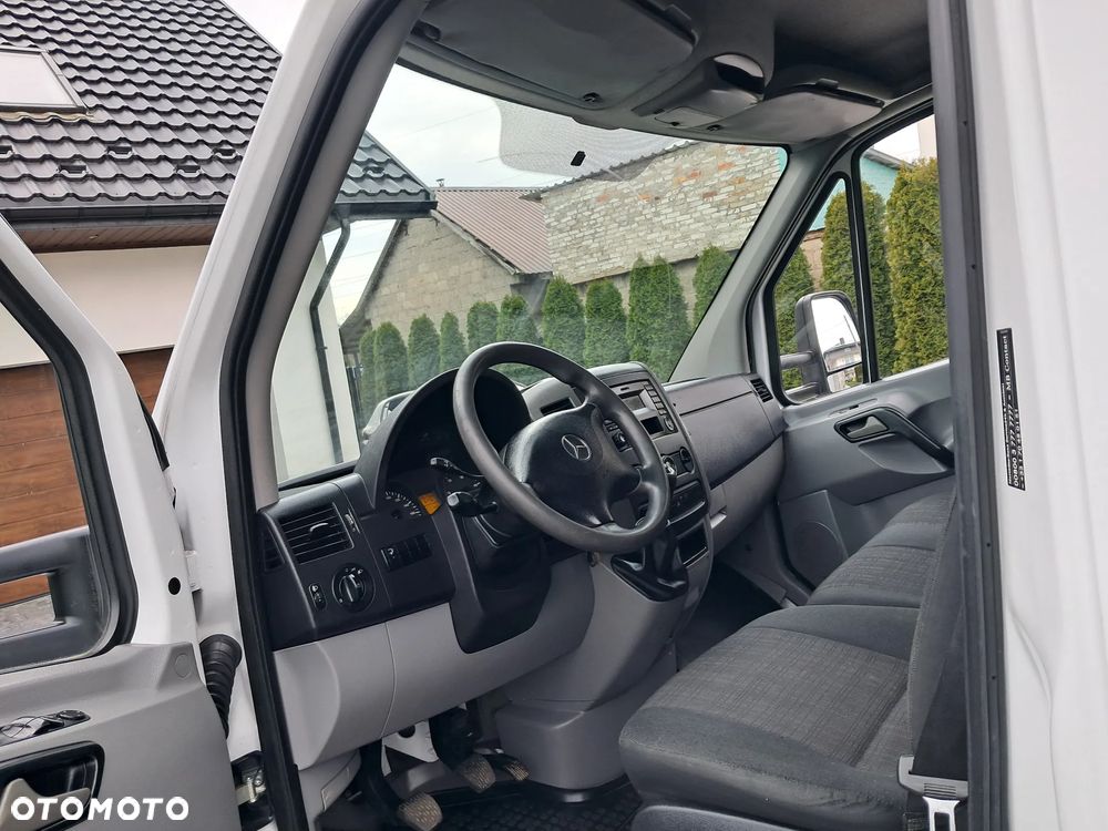 Mercedes-Benz SPRINTER - 16