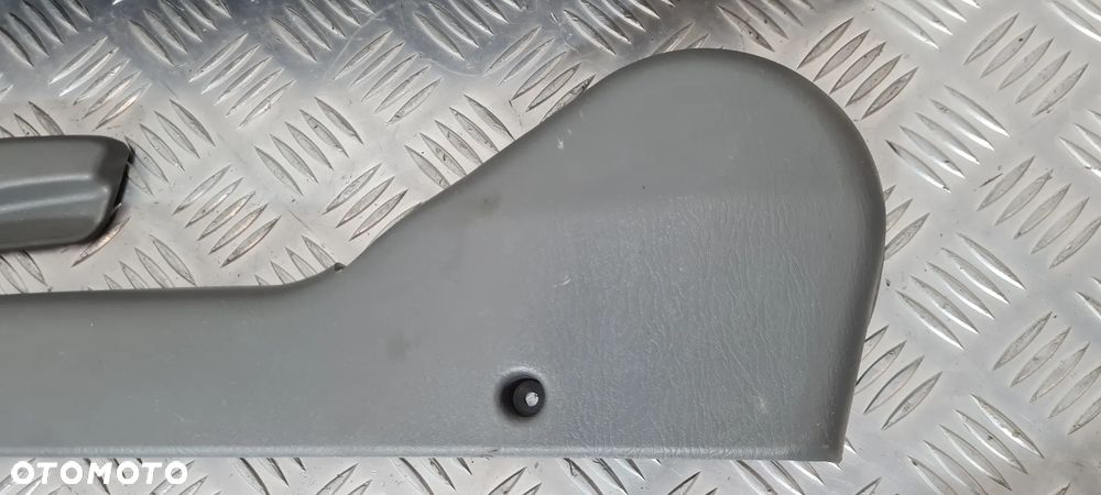Suzuki Jimny Osłona Fotela Prawy Przód - 11