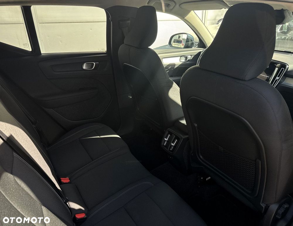 Volvo XC 40 - 25