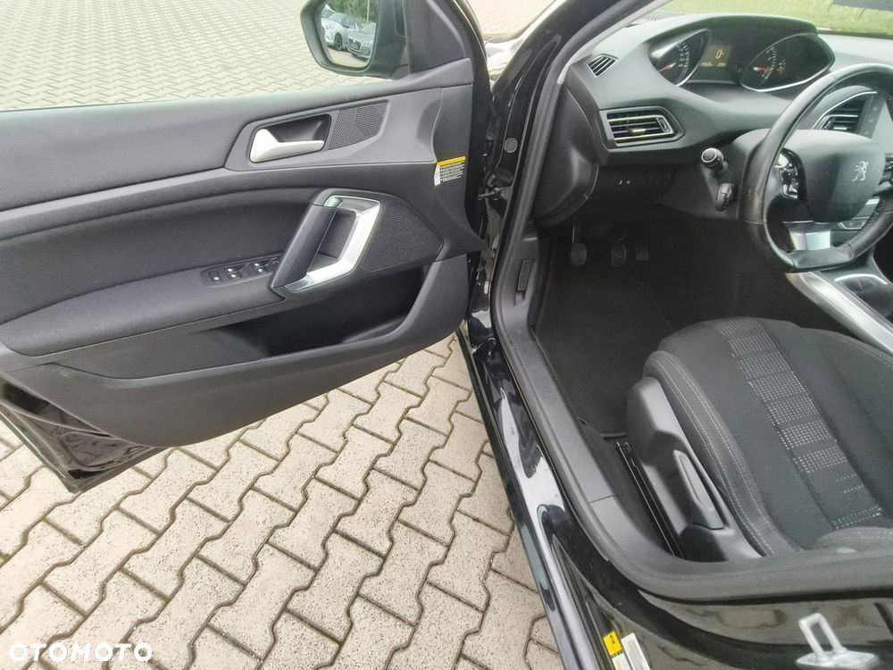 Peugeot 308 - 24