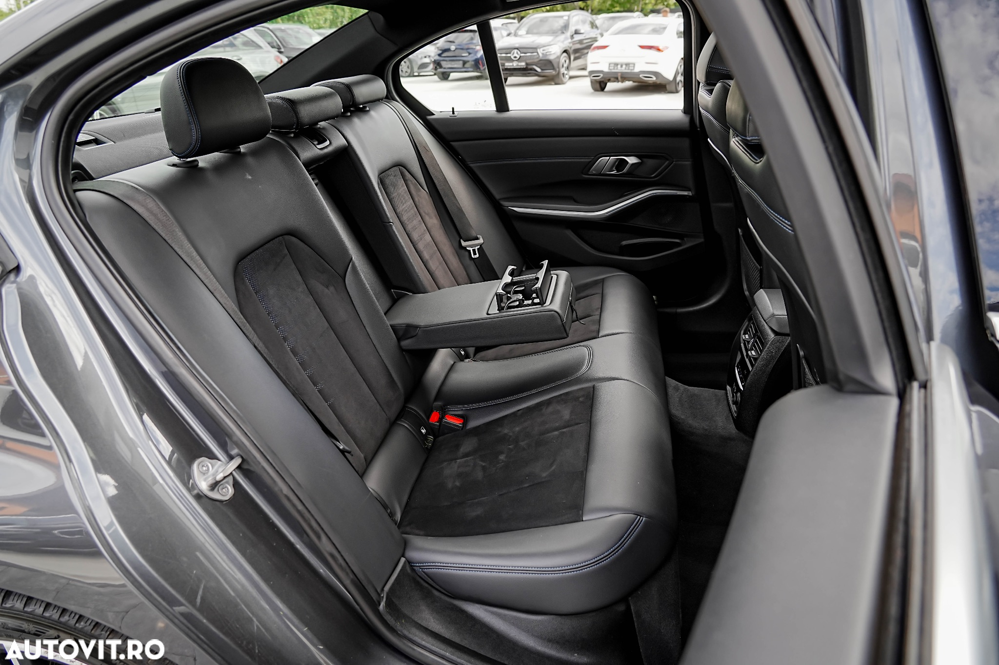 BMW Seria 3 330e Aut. M Sport - 26