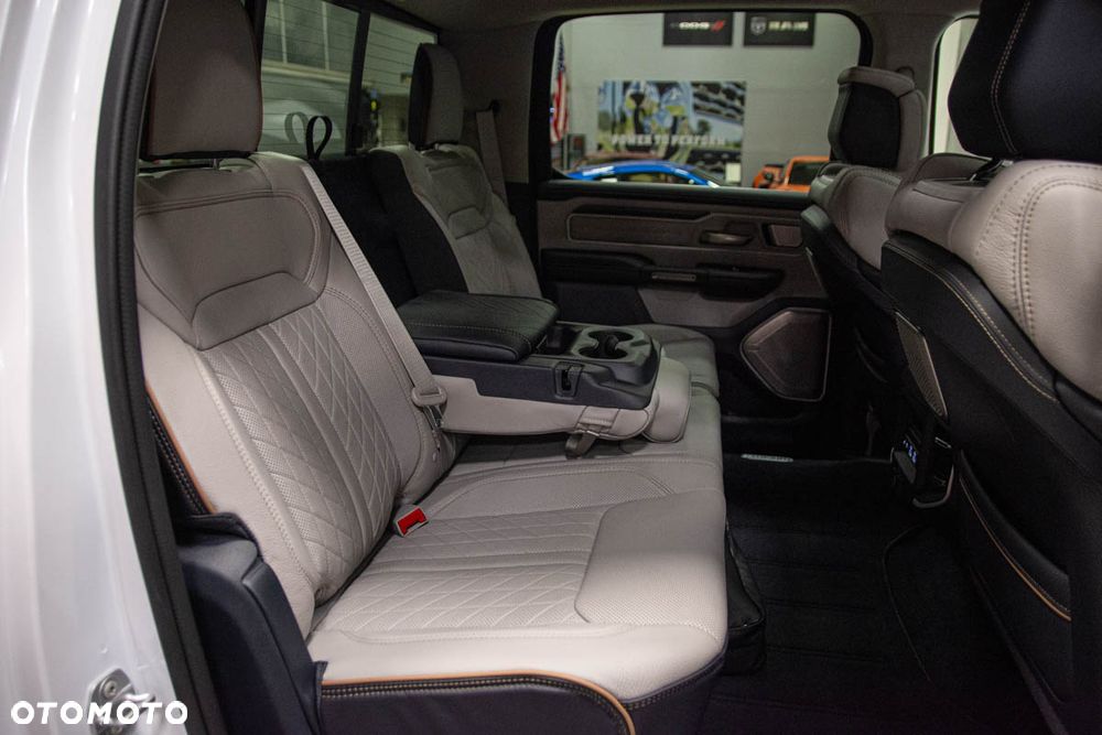 RAM 1500 Tungsten - 35