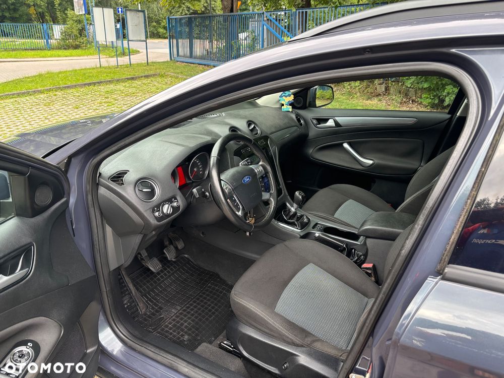 Ford Mondeo - 16